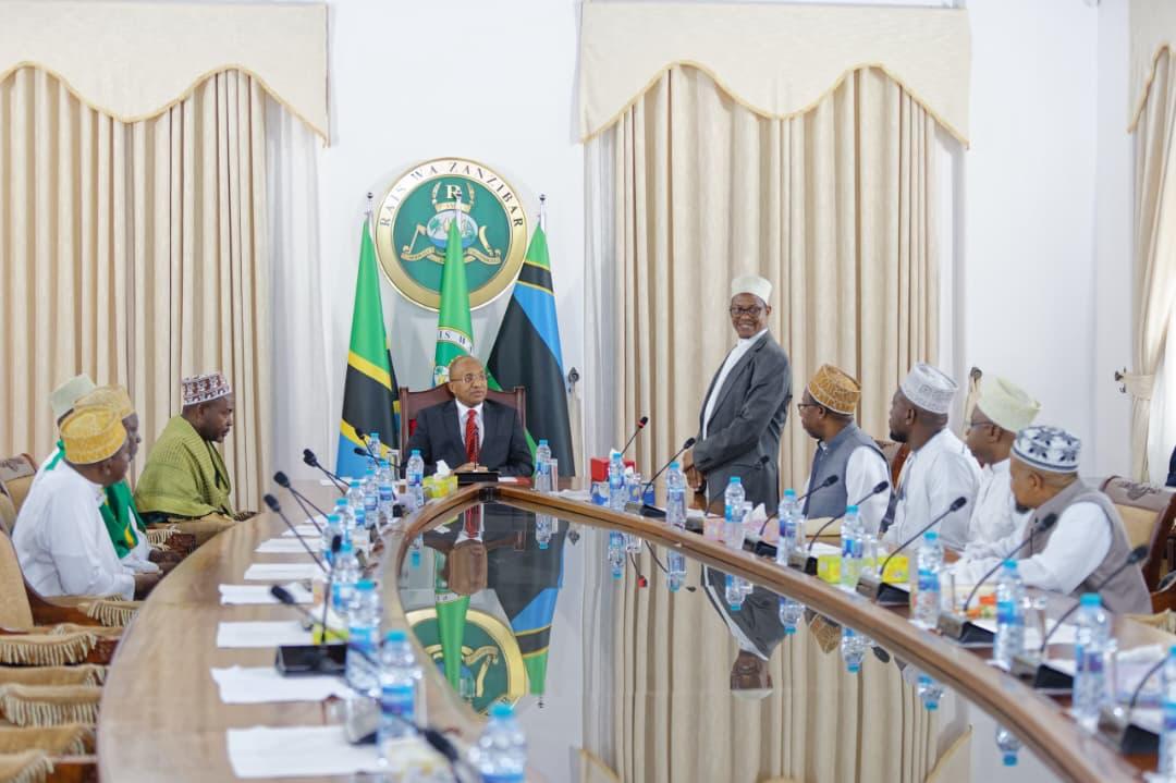 Rais wa Zanzibar Mhe. Dkt. Hussein Ali Mwinyi Akutana na Uongozi wa JZQT Ikulu Zanzibar